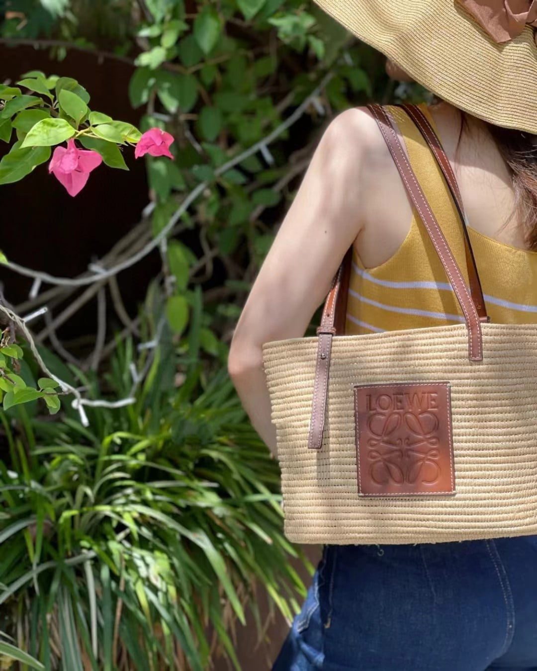 Loewe Small Square Basket Bag in raffia and calfskin view 17
