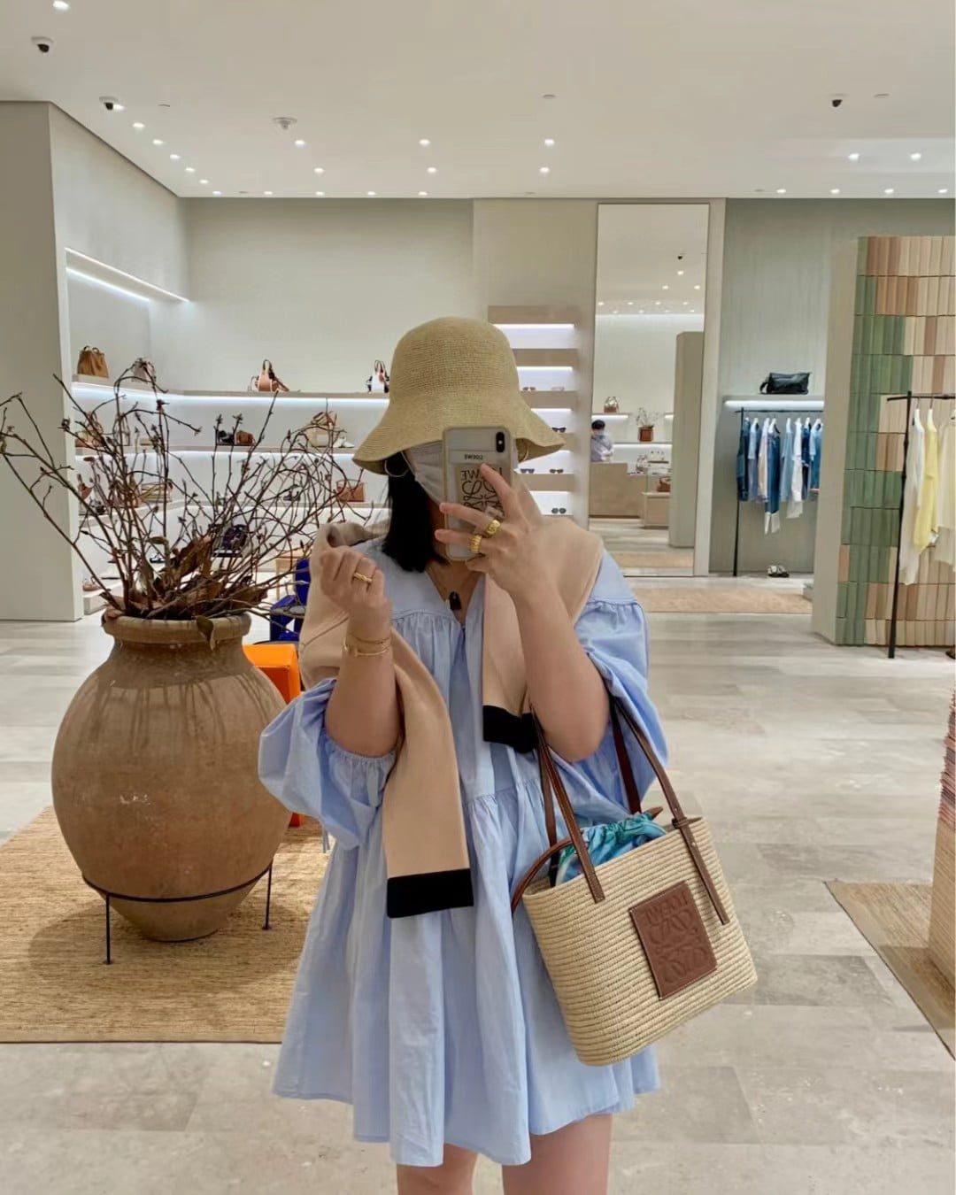 Loewe Small Square Basket Bag in raffia and calfskin view 19