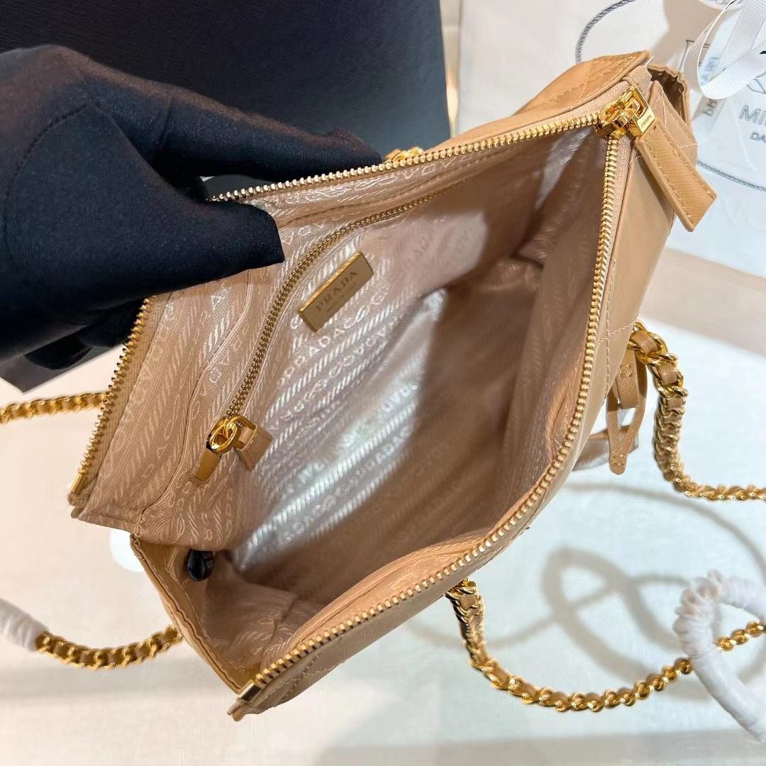 Prada Re-Edition 1995 Bag 1BG468 view 8