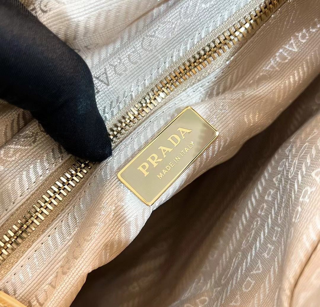 Prada Re-Edition 1995 Bag 1BG468 view 9