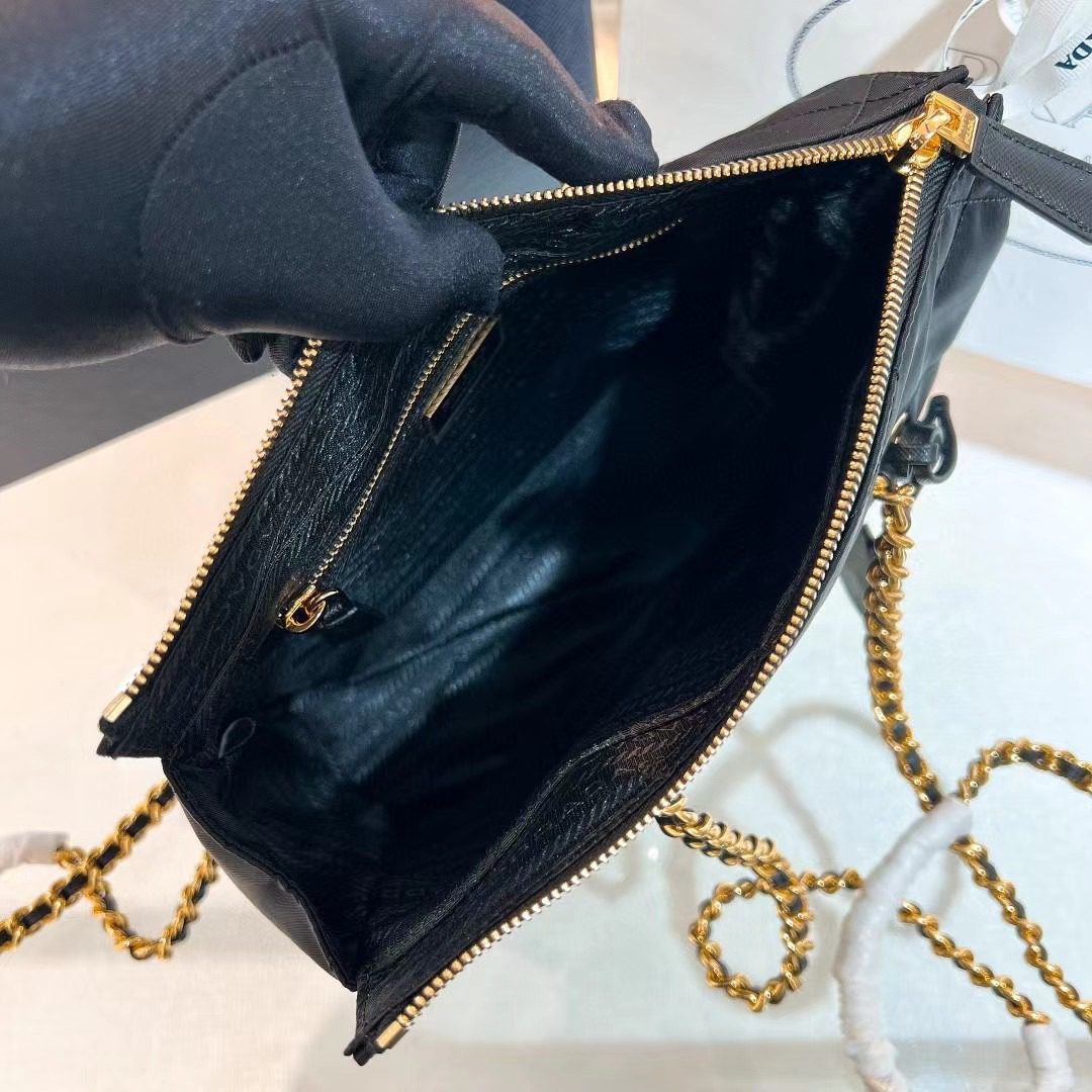 Prada Re-Edition 1995 Bag 1BG468 view 7