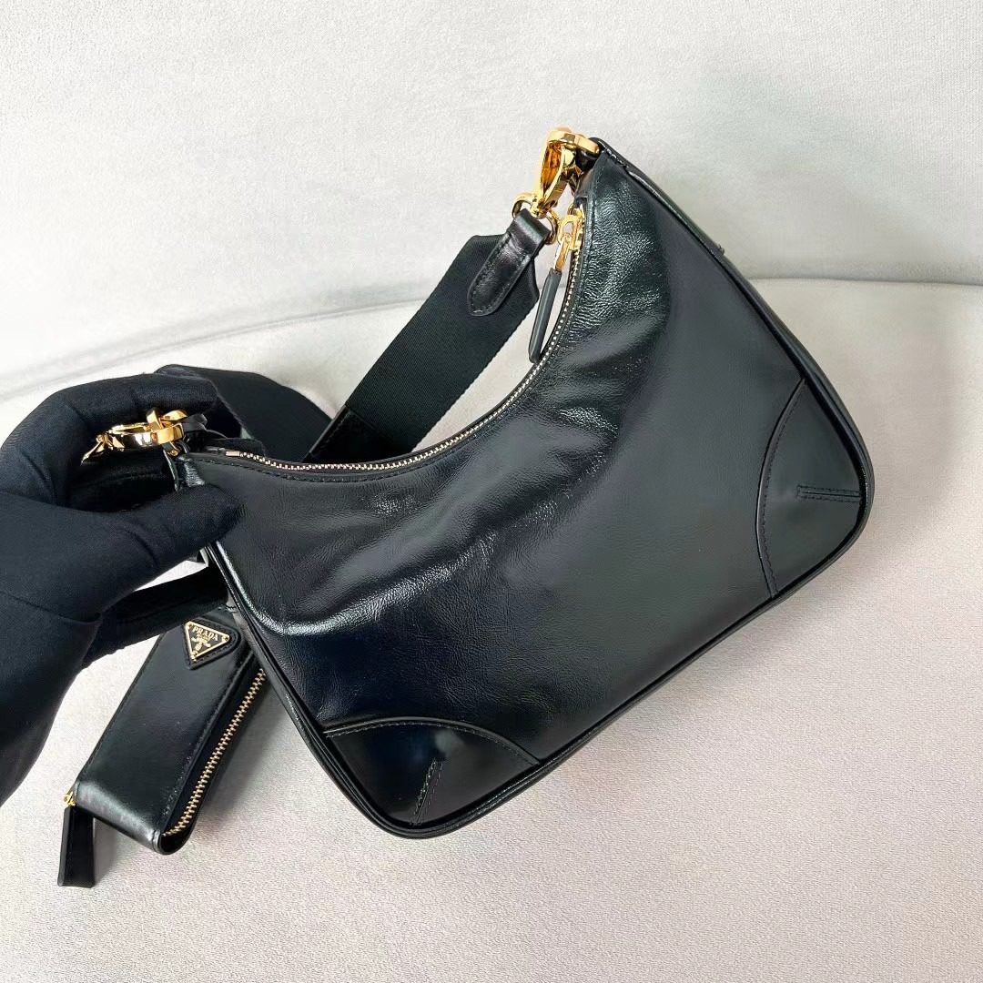 Prada Re-Edition 2005 Leather Bag 1BH204 view 4