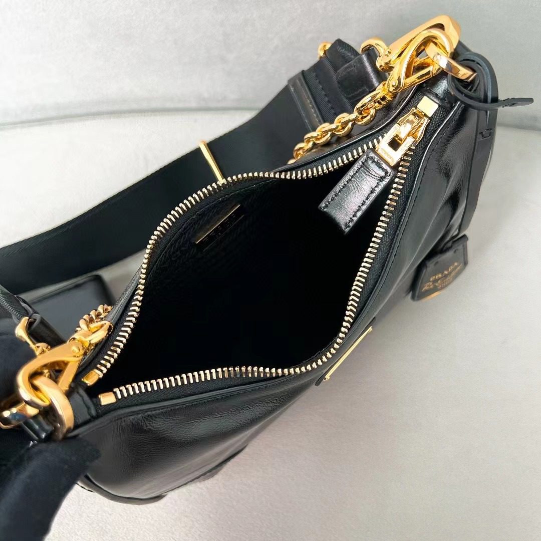 Prada Re-Edition 2005 Leather Bag 1BH204 view 7