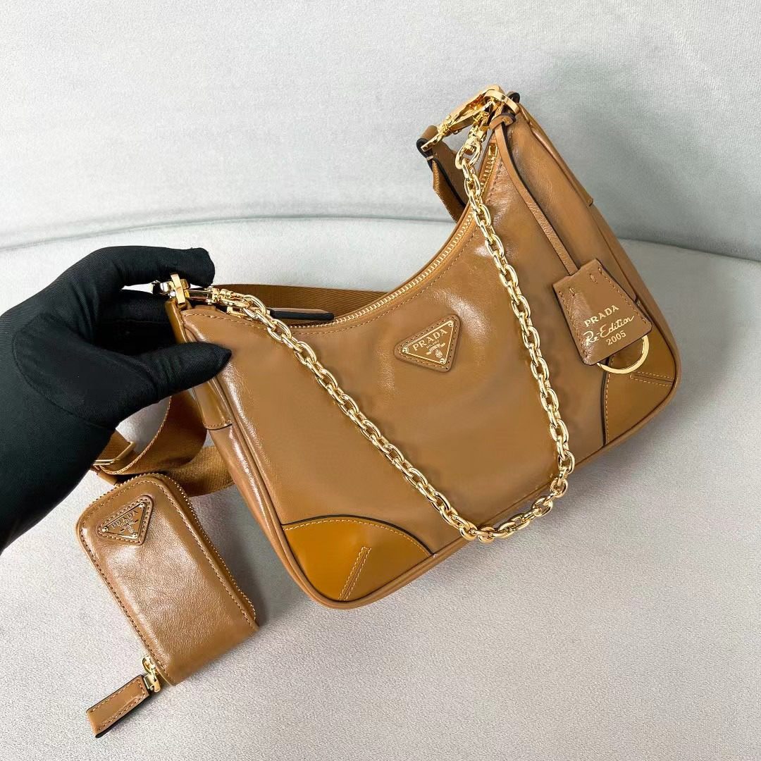 Prada Re-Edition 2005 Leather Bag 1BH204 view 2