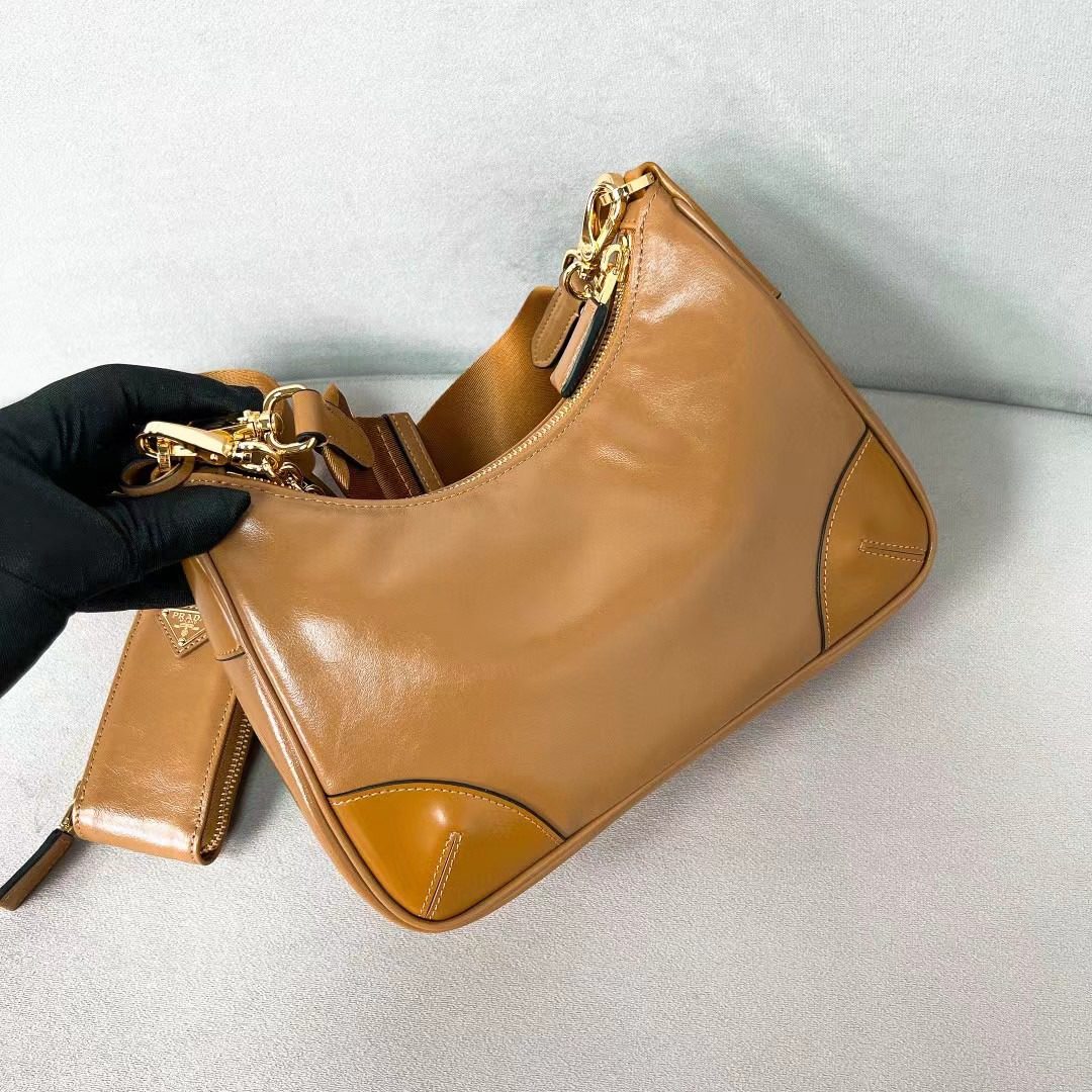 Prada Re-Edition 2005 Leather Bag 1BH204 view 4