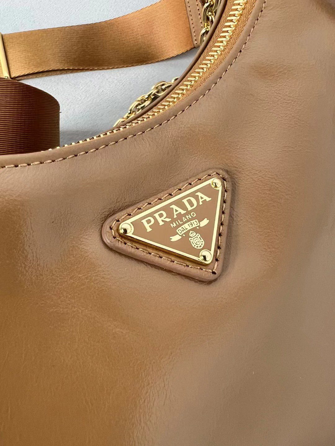 Prada Re-Edition 2005 Leather Bag 1BH204 view 6