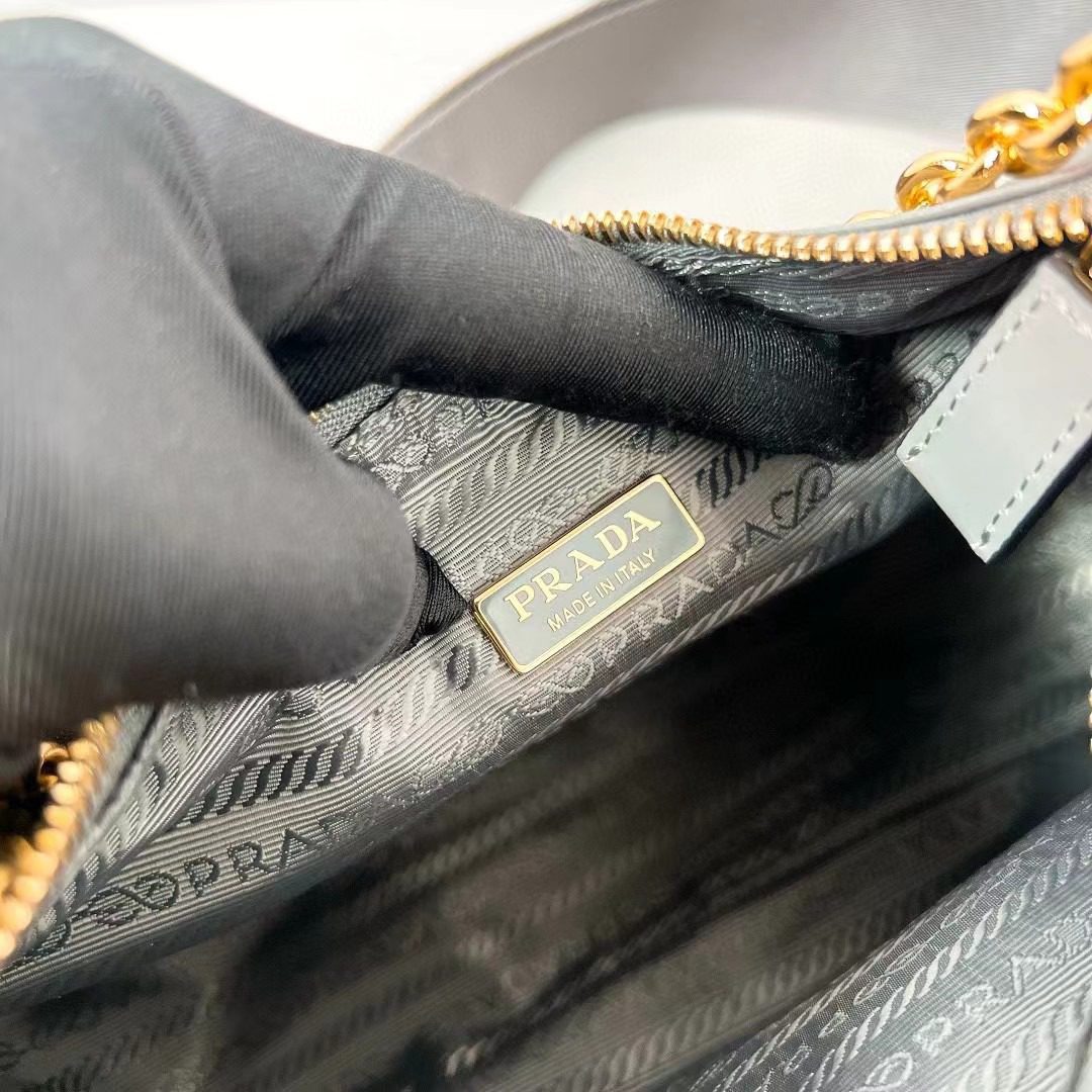 Prada Re-Edition 2005 Leather Bag 1BH204 view 9