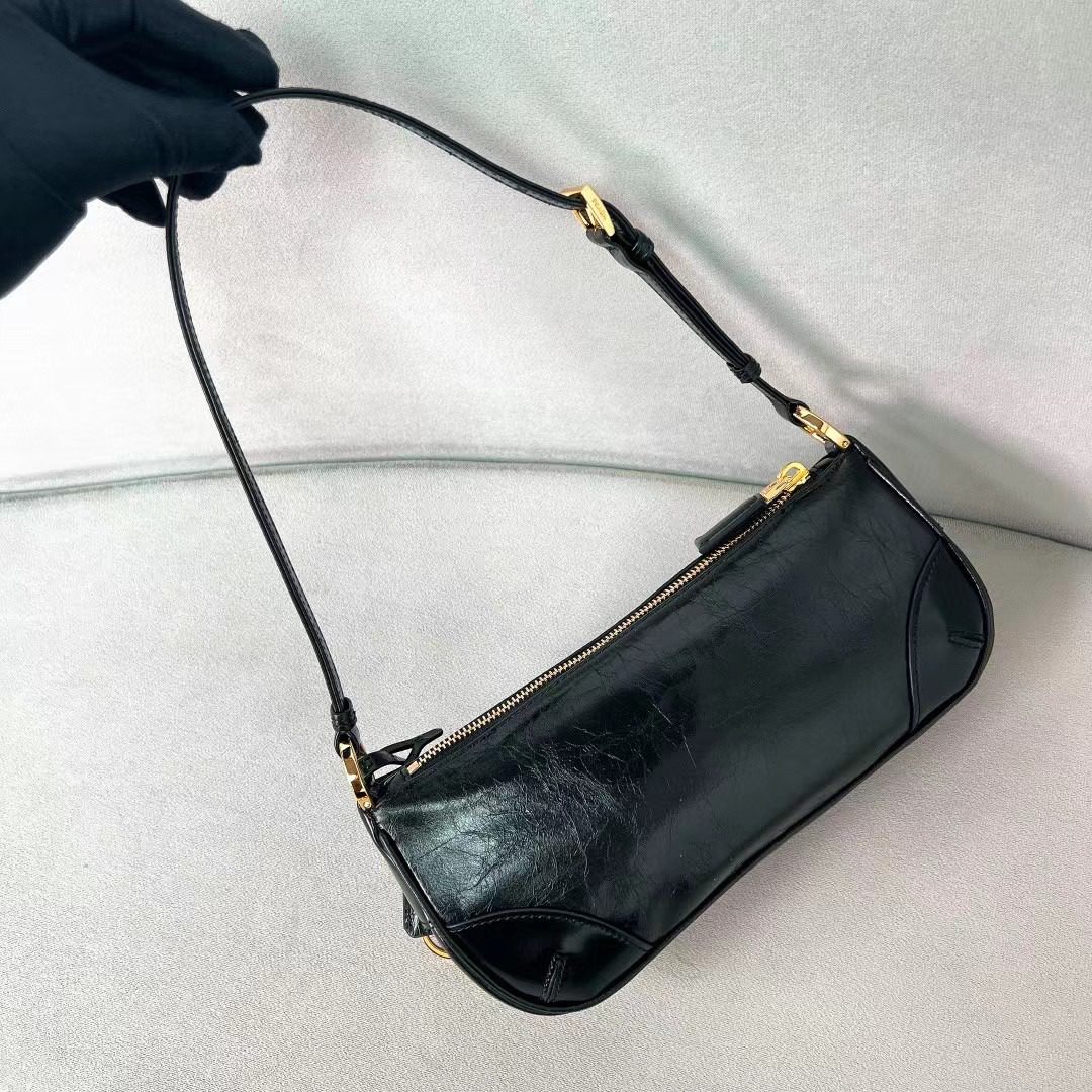 Prada Re-Edition 2002 Small Leather Shoulder Bag 1BC201 view 3