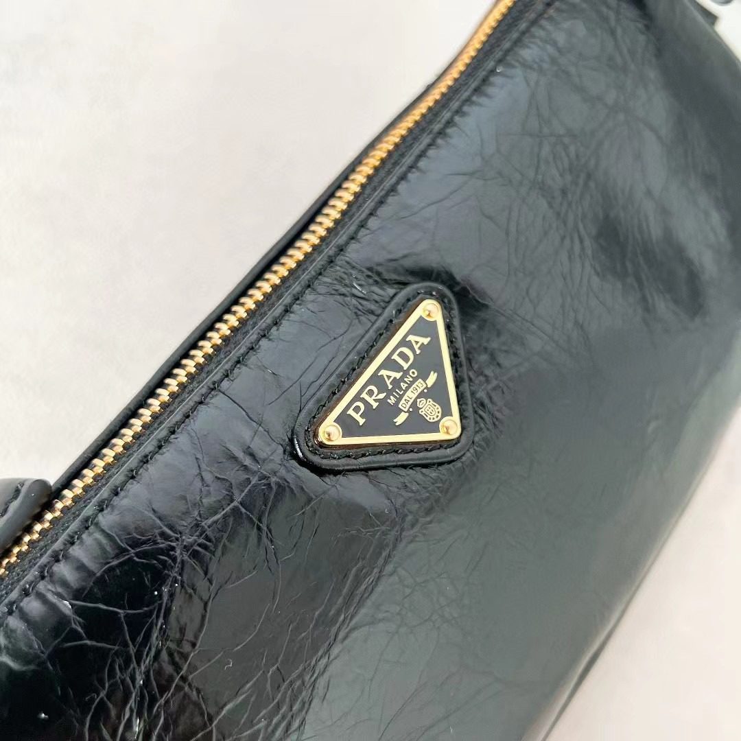 Prada Re-Edition 2002 Small Leather Shoulder Bag 1BC201 view 6