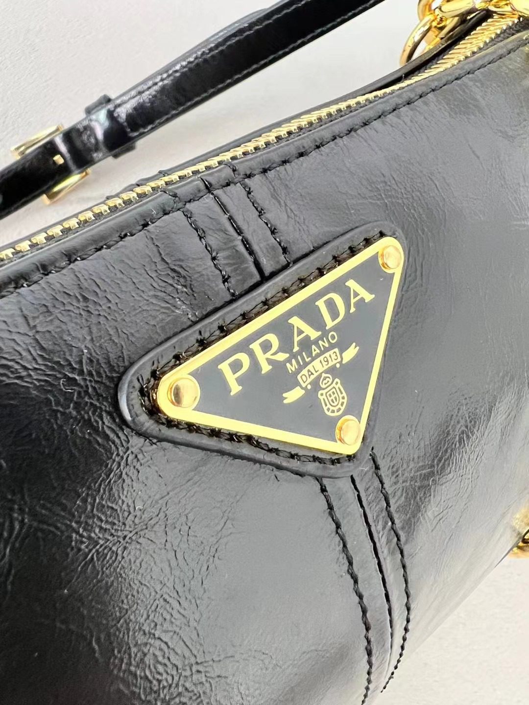 Prada Re-Edition 2002 Medium Leather Shoulder Bag 1BC221 view 7