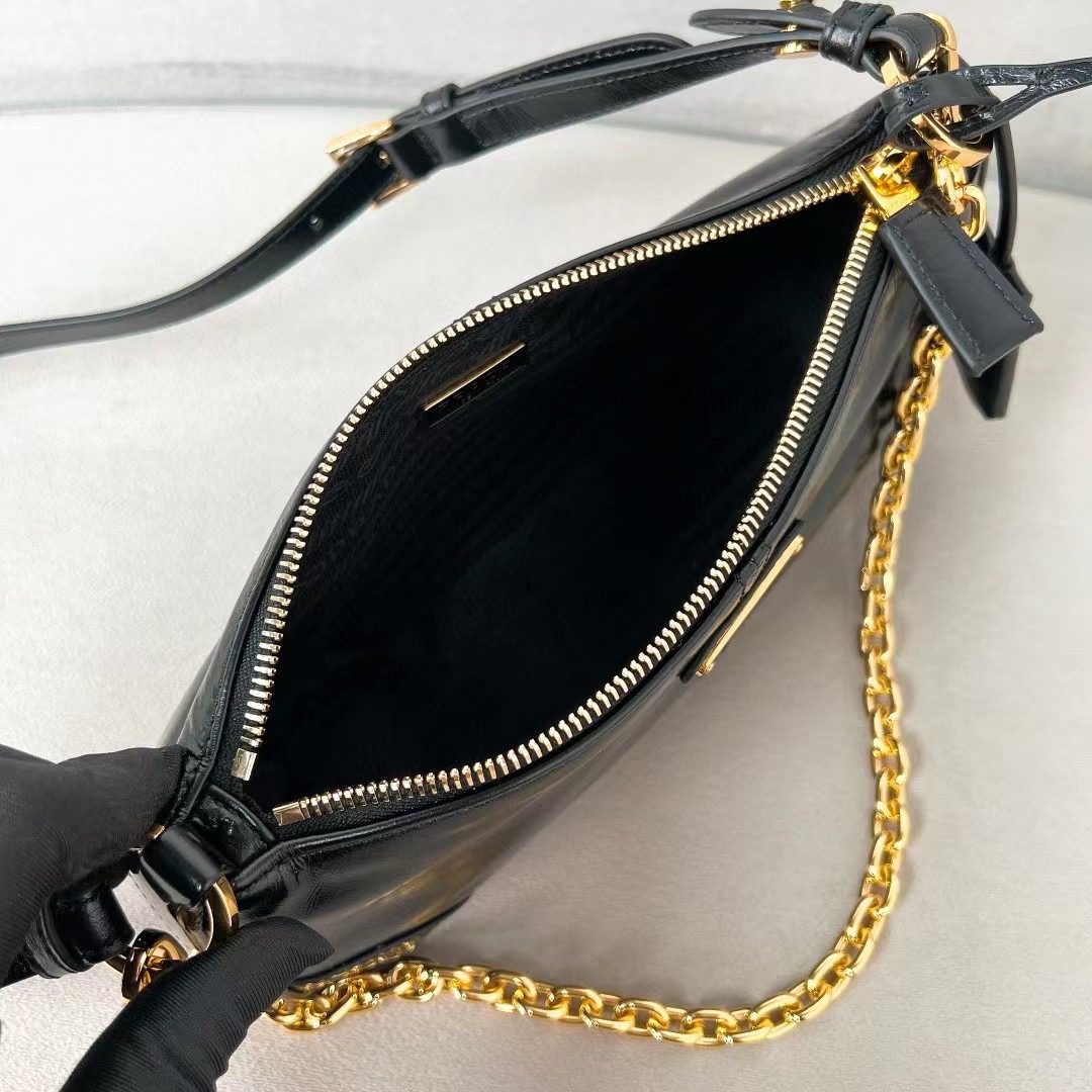 Prada Re-Edition 2002 Medium Leather Shoulder Bag 1BC221 view 9