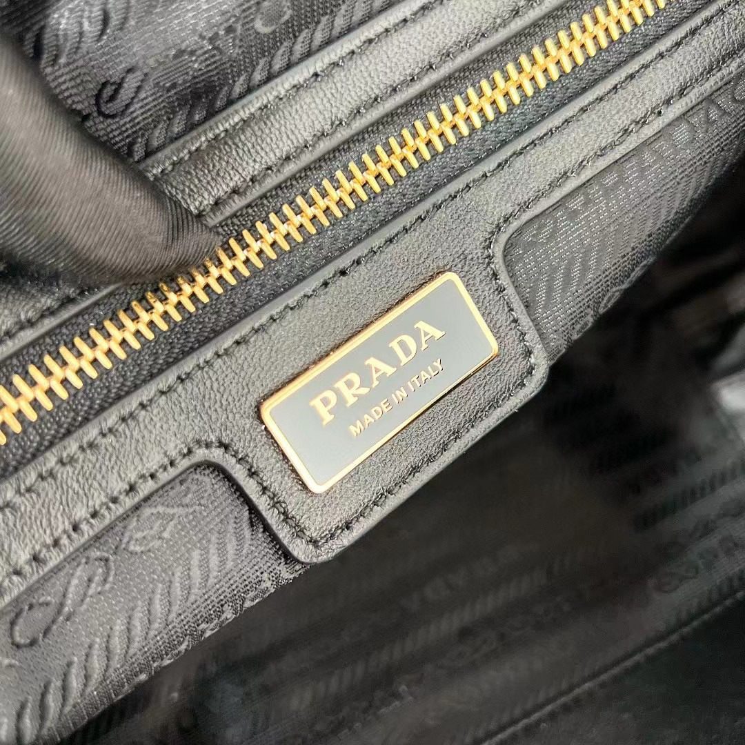 Prada Re-Edition 1978 Re-Nylon Hobo Bag 1BB115 view 9