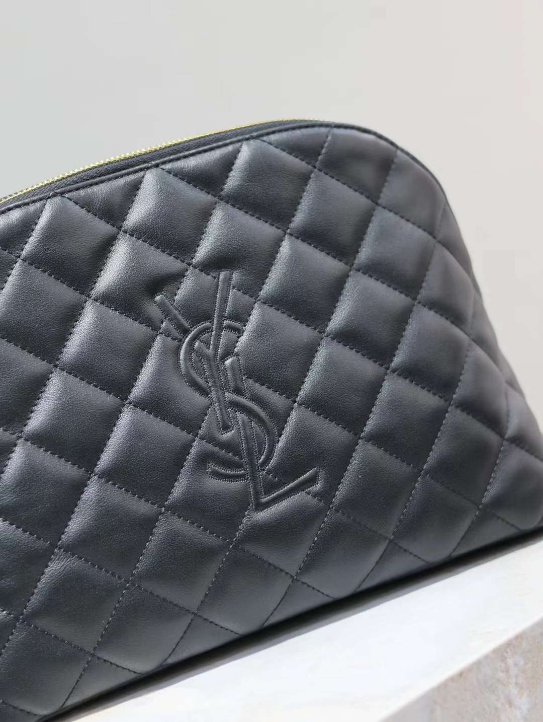Saint Laurent Le Cassandre Vanity view 4