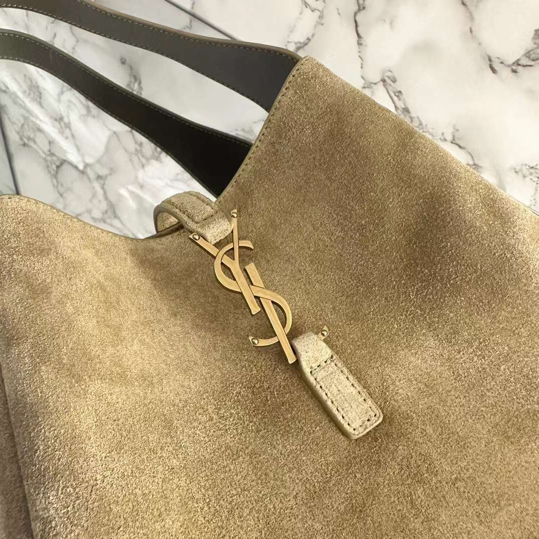 Saint Laurent LE 5 À 7 Hobo Bag view 9
