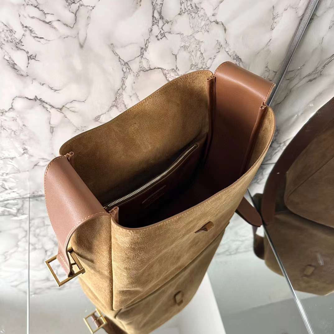 Saint Laurent LE 5 À 7 Hobo Bag in Lambskin view 4