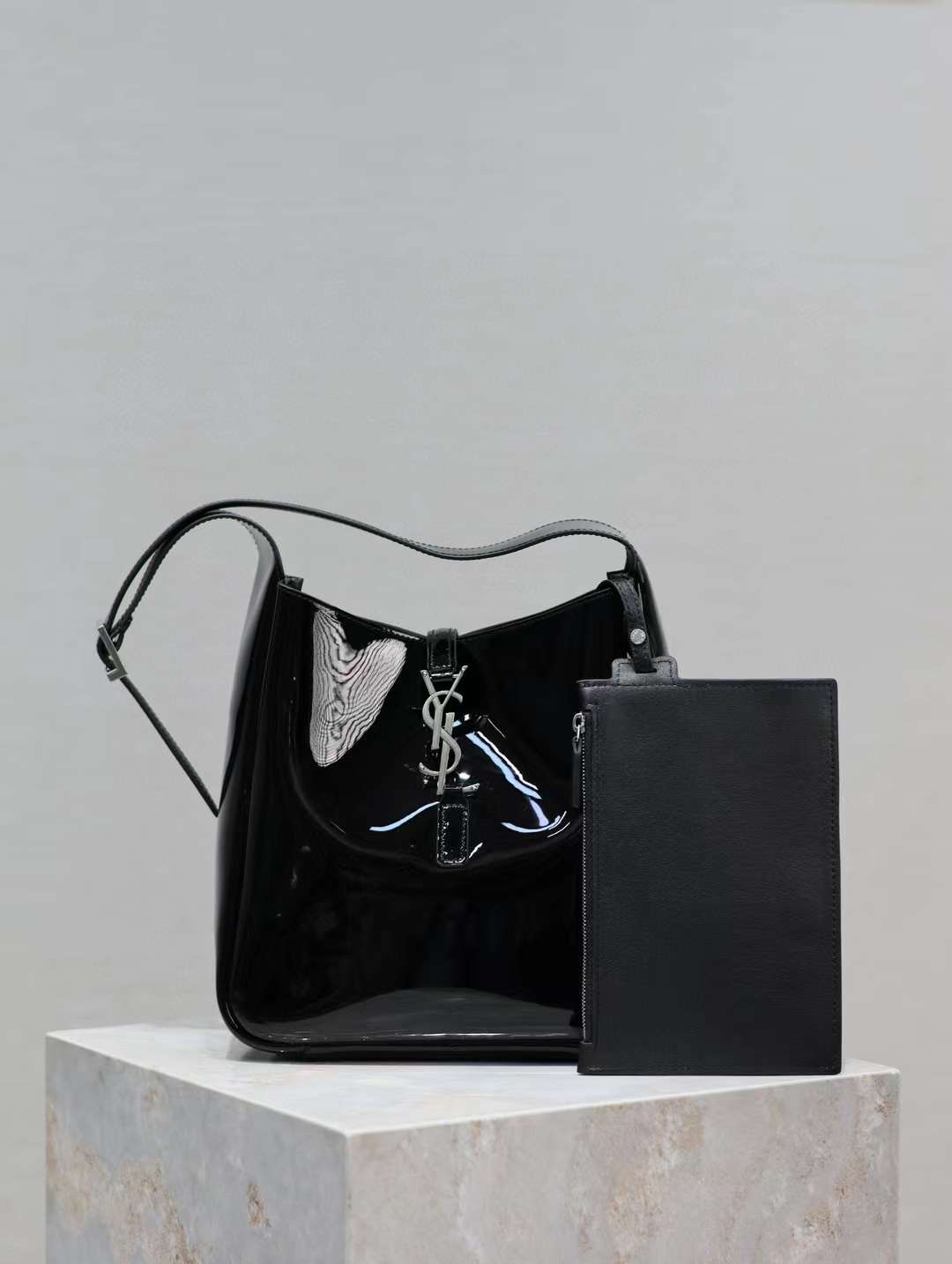 Saint Laurent LE 5 À 7 Hobo Bag in Patent Leather view 1