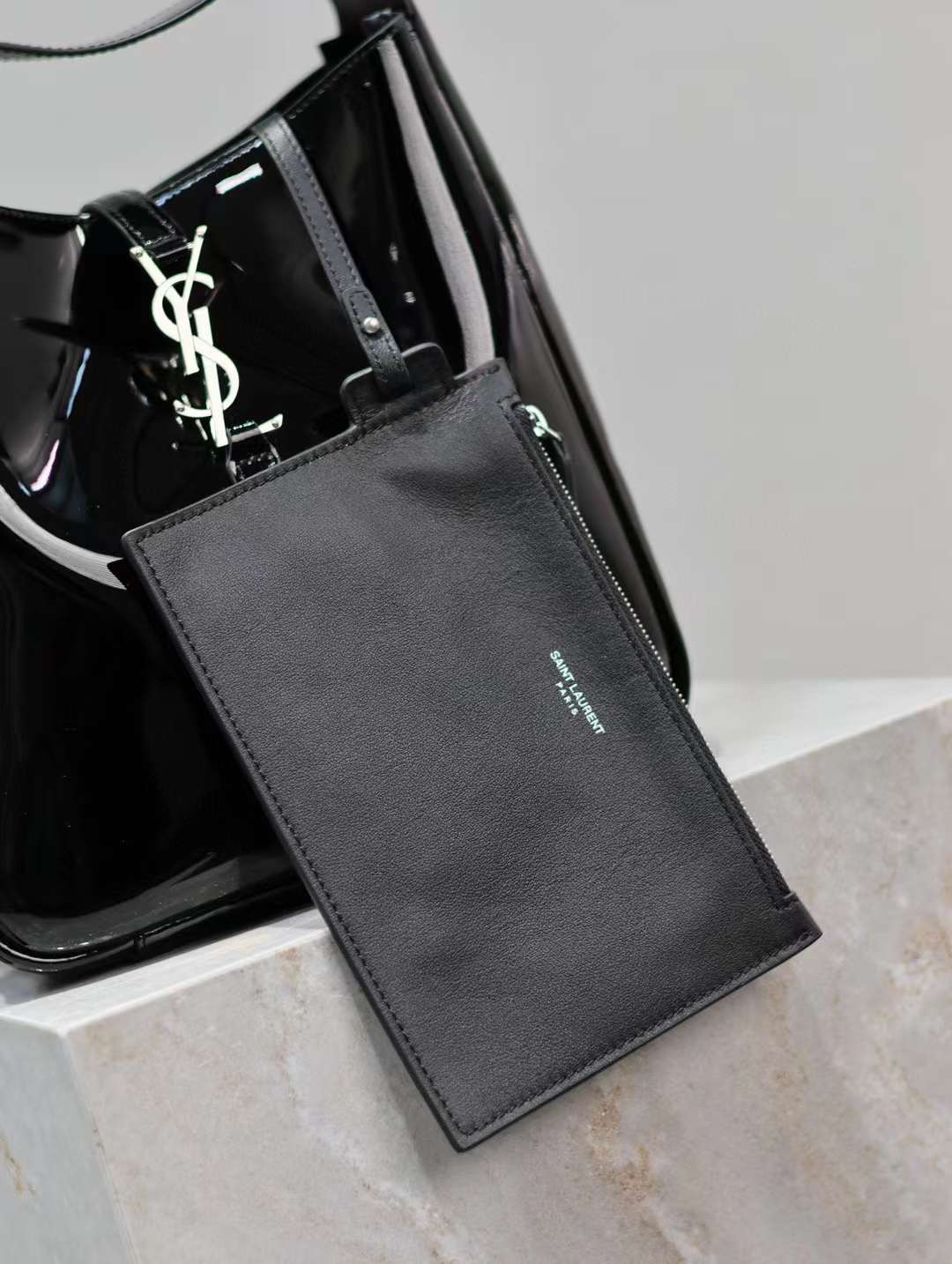 Saint Laurent LE 5 À 7 Hobo Bag in Patent Leather view 8