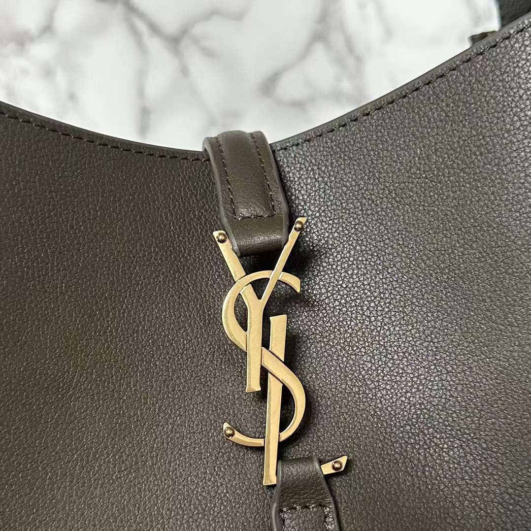 Saint Laurent LE 5 À 7 Hobo Bag view 6