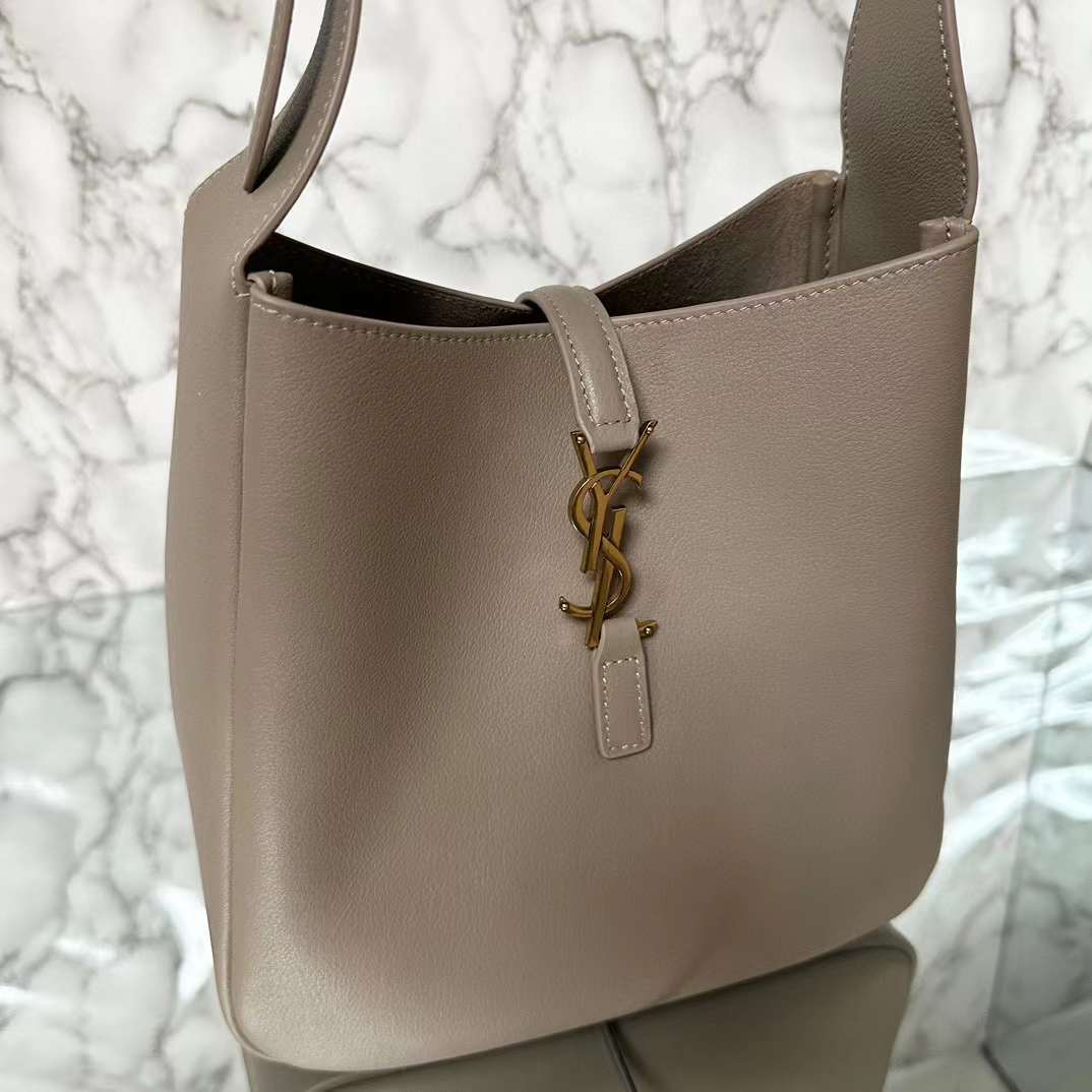 Saint Laurent LE 5 À 7 Hobo Bag view 5