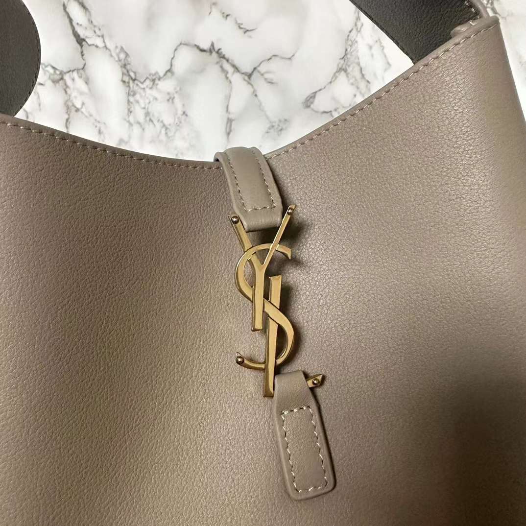 Saint Laurent LE 5 À 7 Hobo Bag view 6