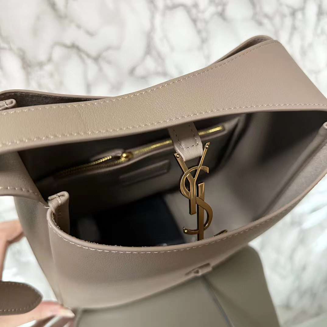 Saint Laurent LE 5 À 7 Hobo Bag view 7