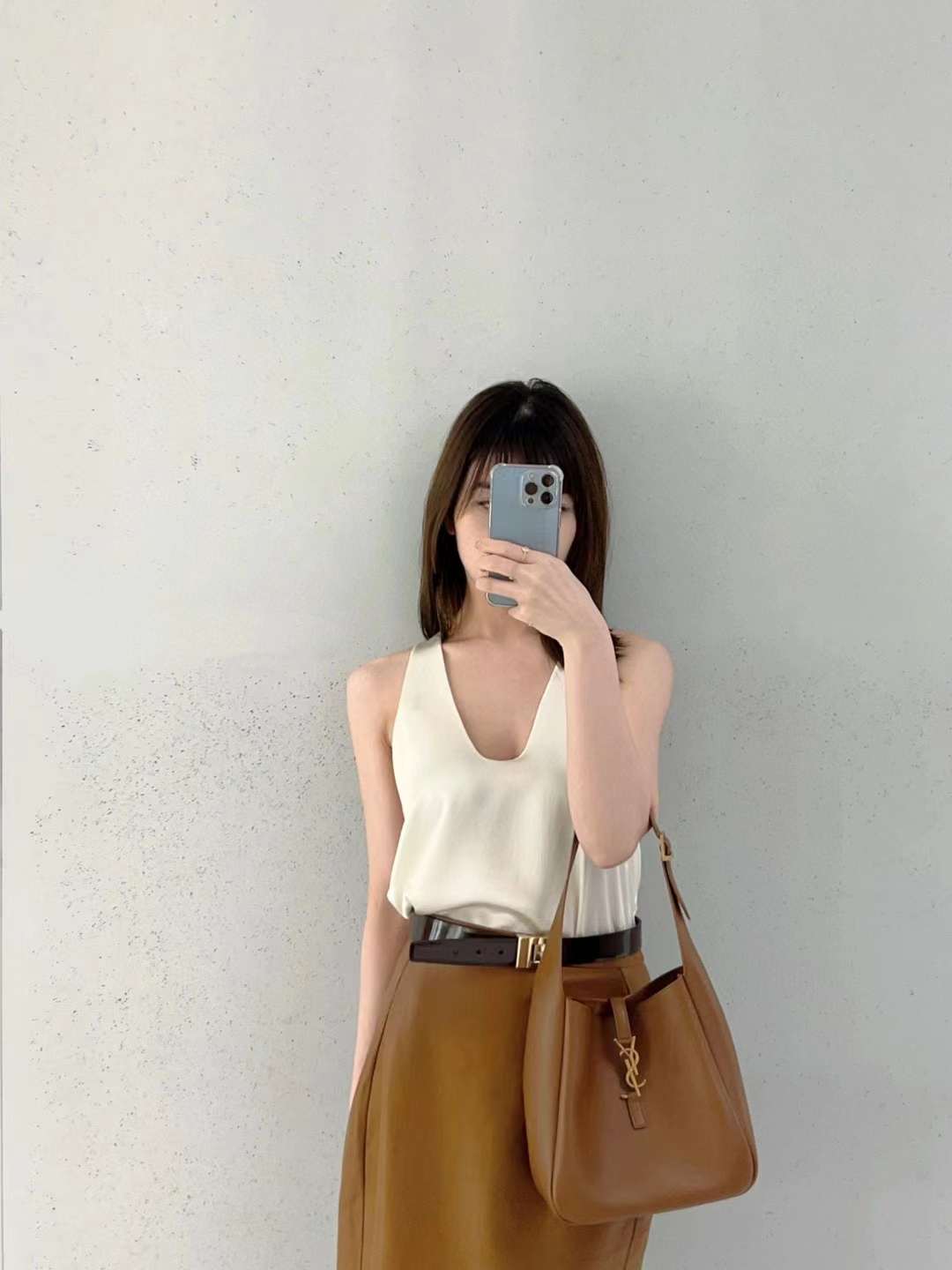 Saint Laurent LE 5 À 7 Hobo Bag view 9
