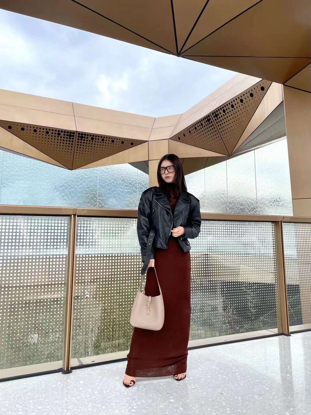 Saint Laurent LE 5 À 7 Hobo Bag view 8