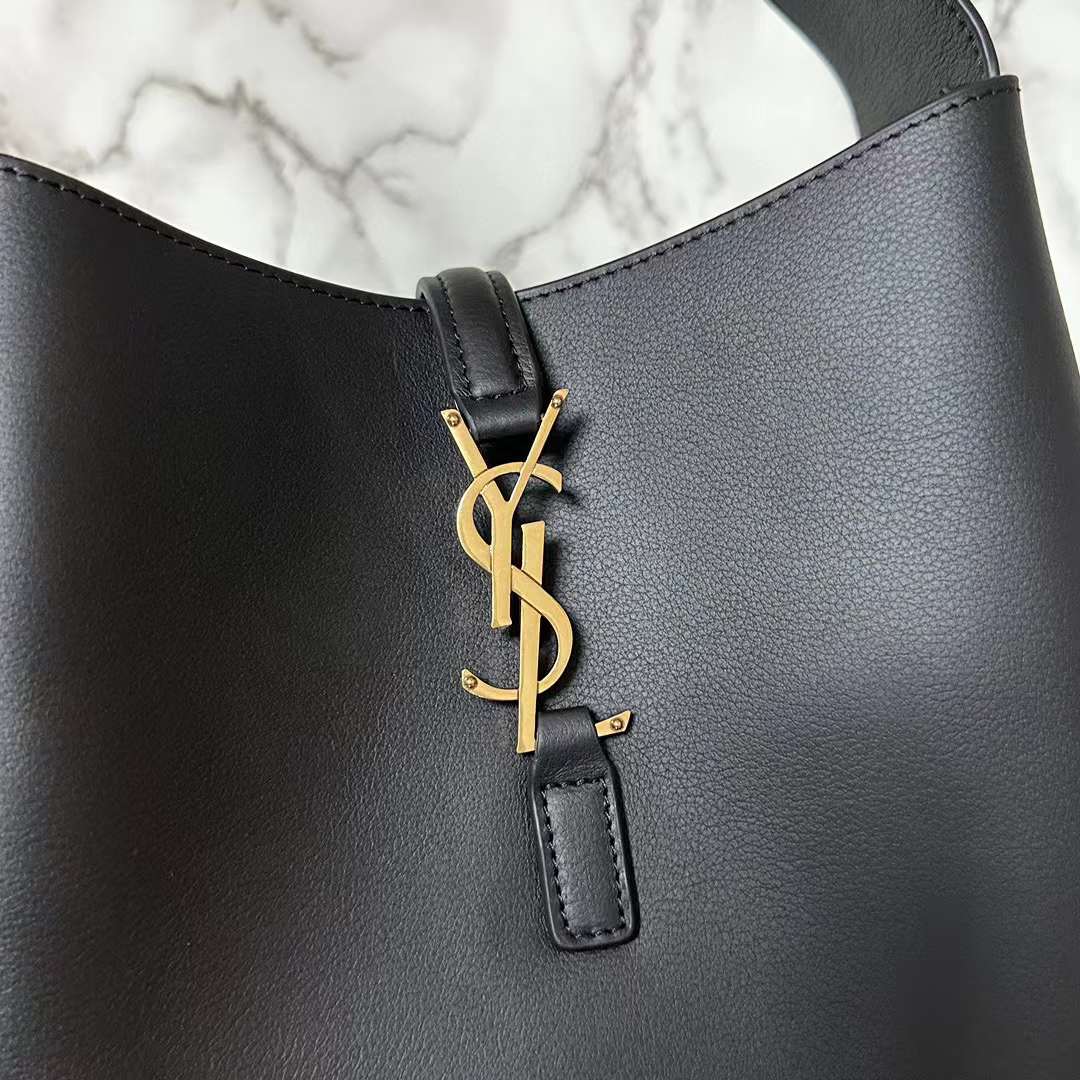 Saint Laurent LE 5 À 7 Hobo Bag in Suede view 4