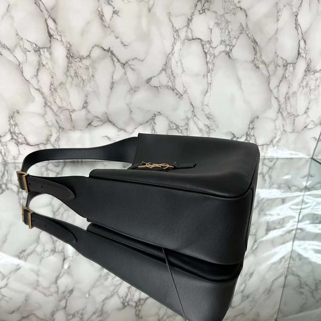 Saint Laurent LE 5 À 7 Hobo Bag in Suede view 5