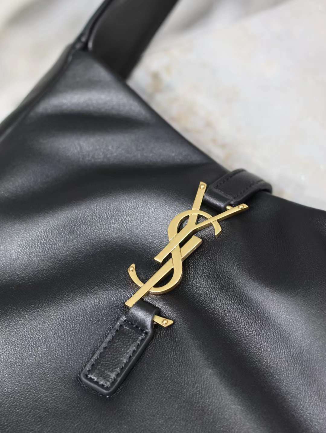 Saint Laurent LE 5 À 7 Hobo Bag in Suede view 3