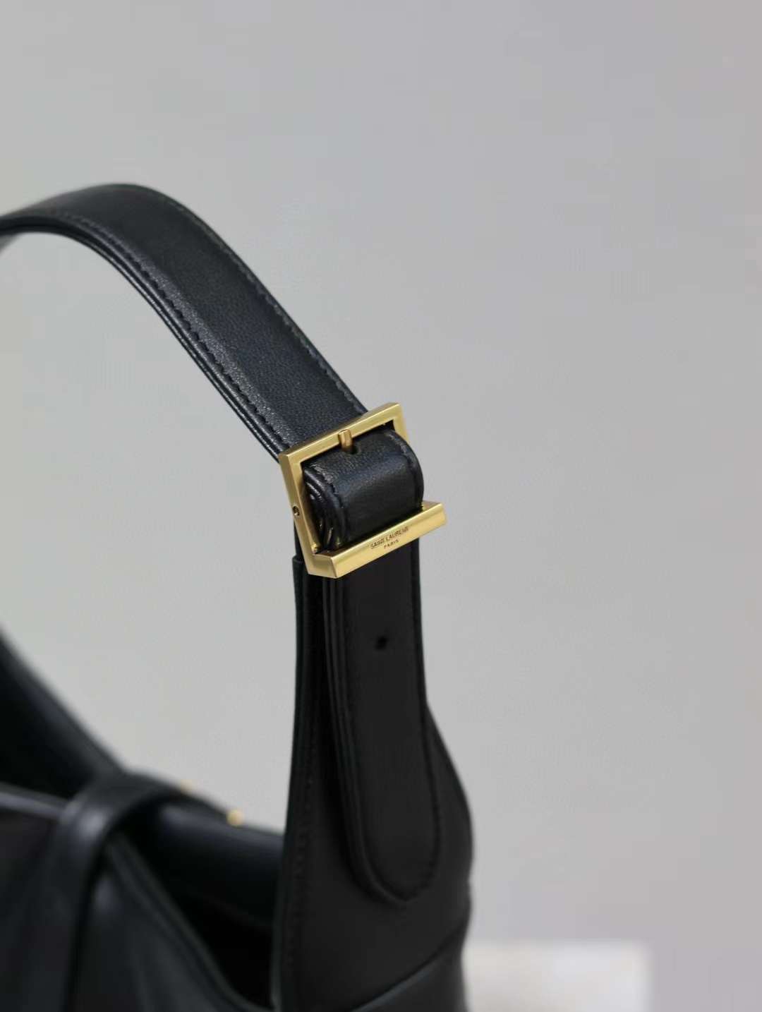 Saint Laurent LE 5 À 7 Hobo Bag in Suede view 8