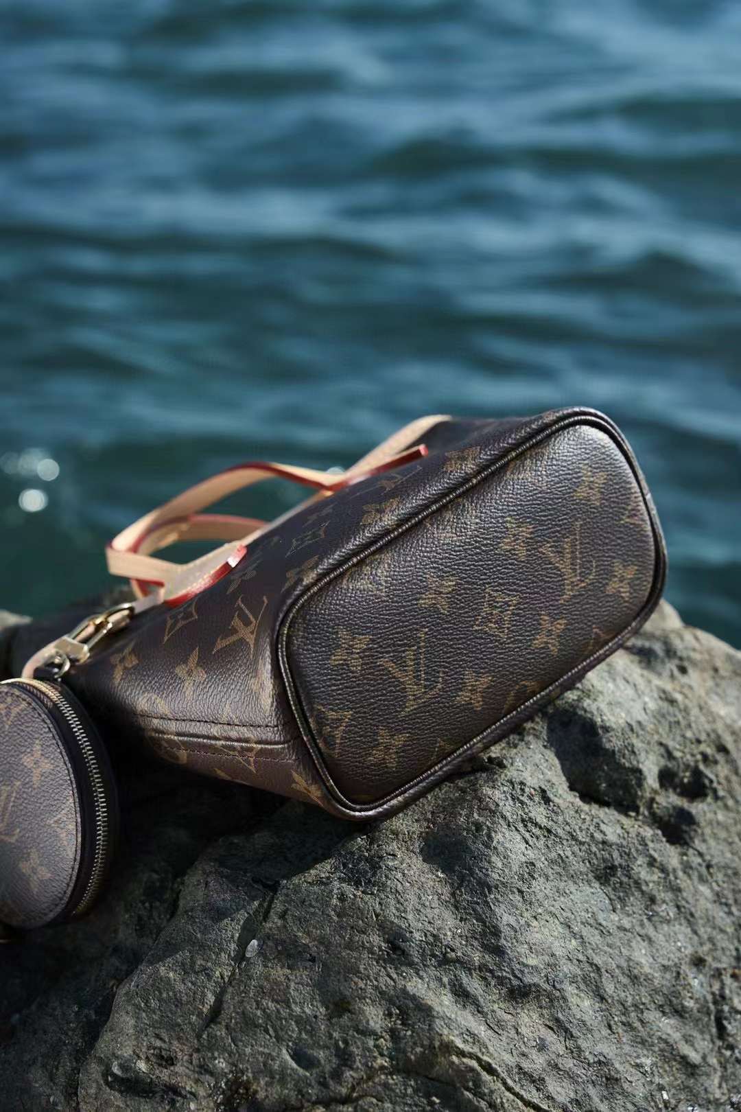 Louis Vuitton Neverfull Bb Bag M46704 view 2