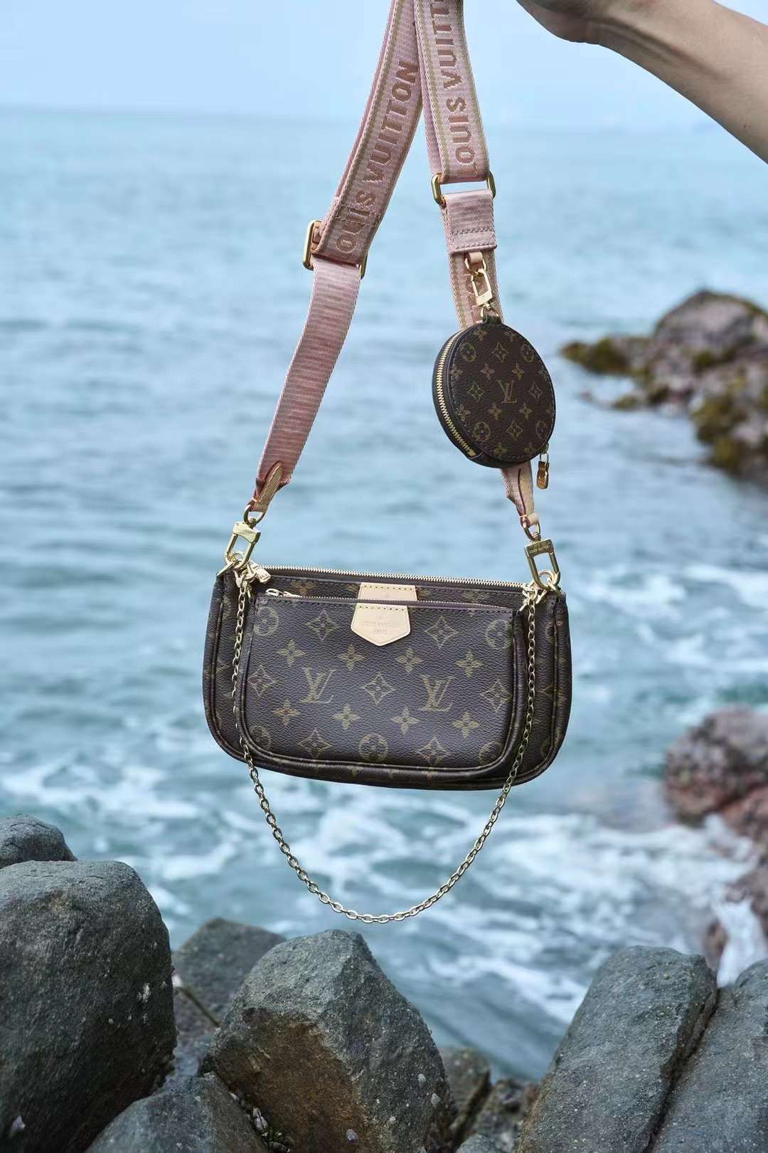 Louis Vuitton Multi Pochette Accessoires Bag M44813/44840 view 1