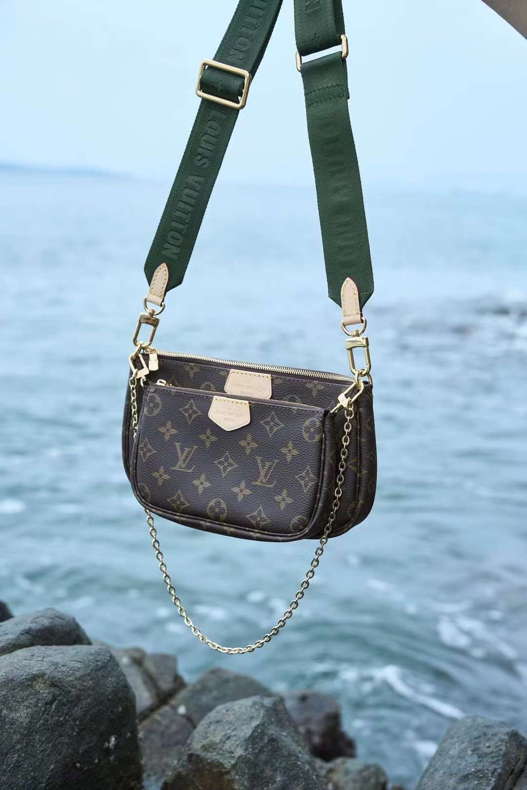 Louis Vuitton Multi Pochette Accessoires Bag M44813/44840 view 2