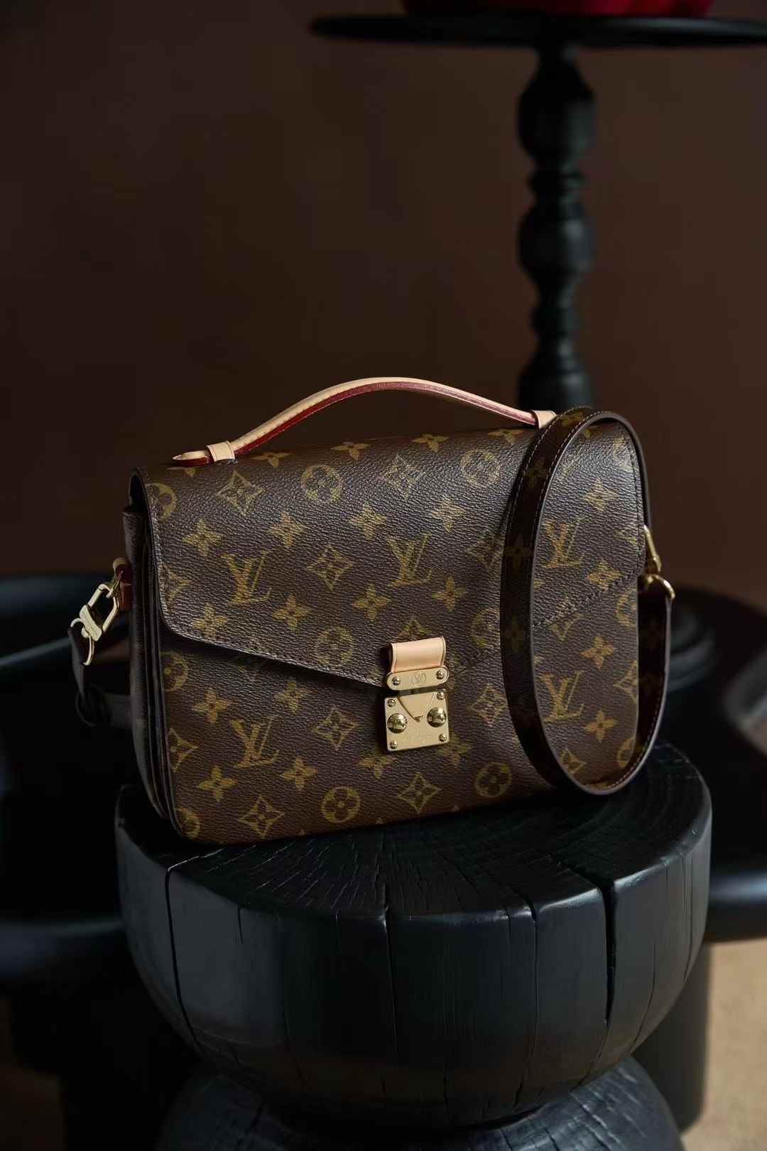 Louis Vuitton Pochette MéTis Bag M44875/44876 view 11