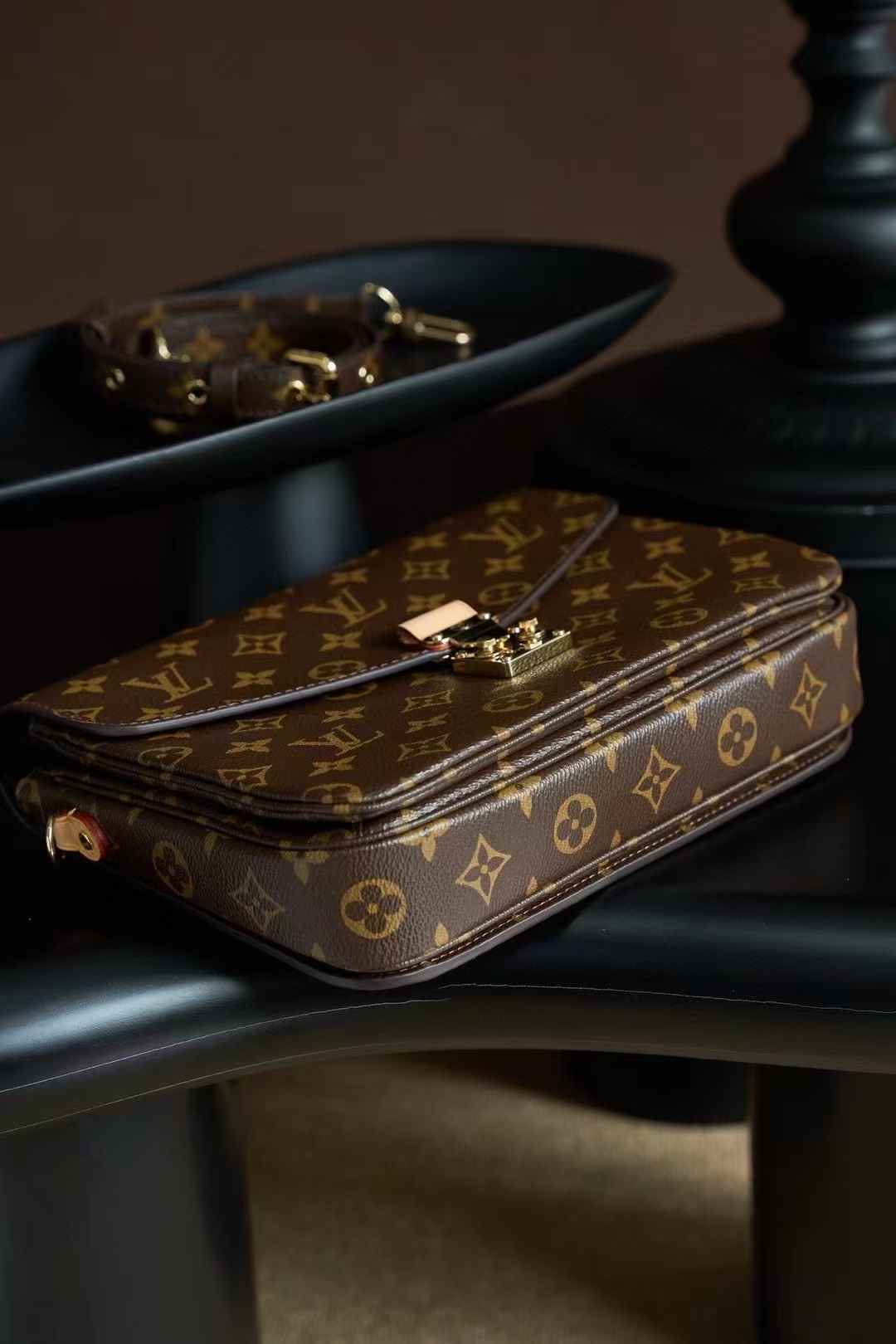 Louis Vuitton Pochette MéTis Bag M44875/44876 view 13
