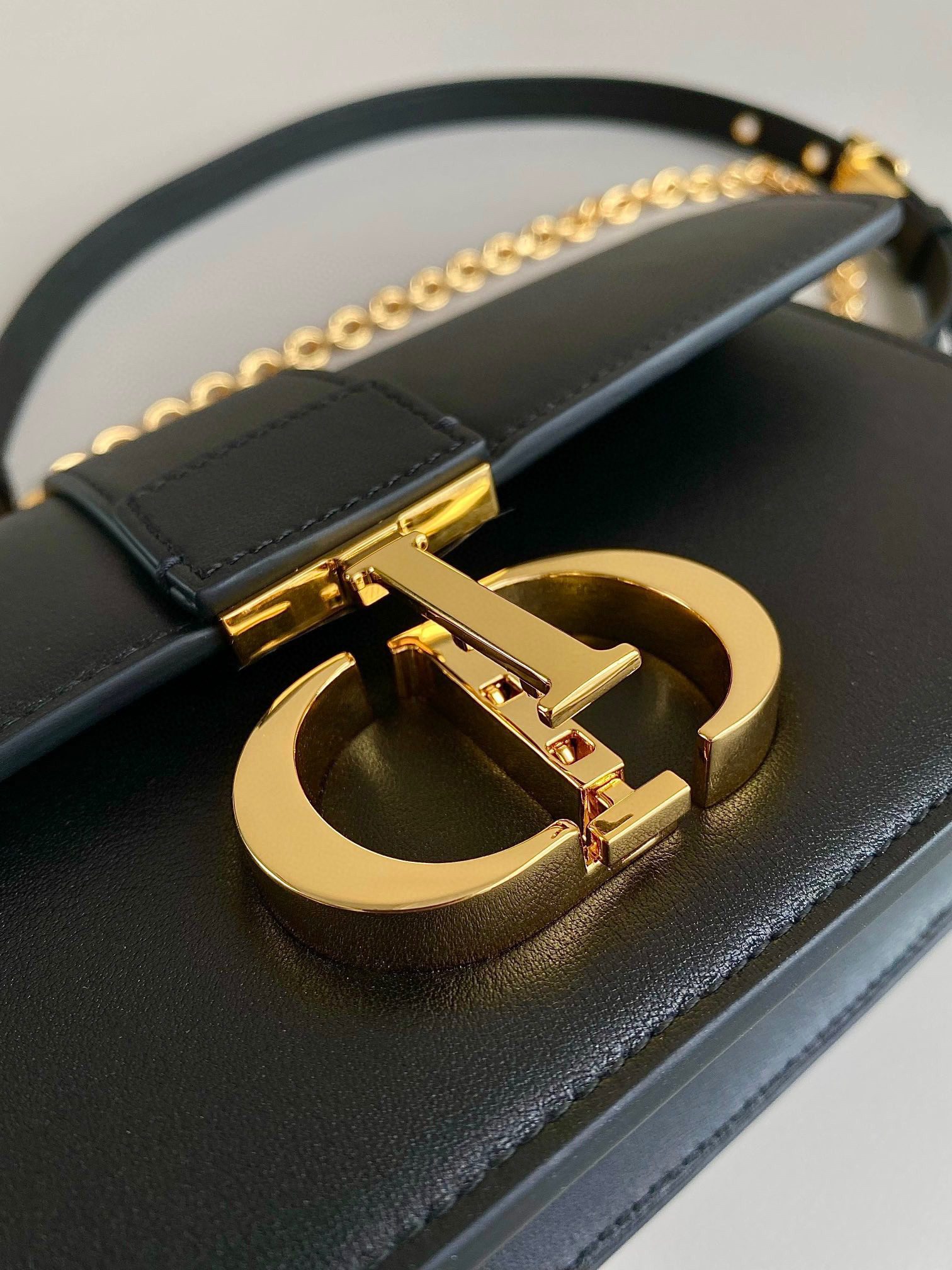 Dior 30 Montaigne Bag view 3