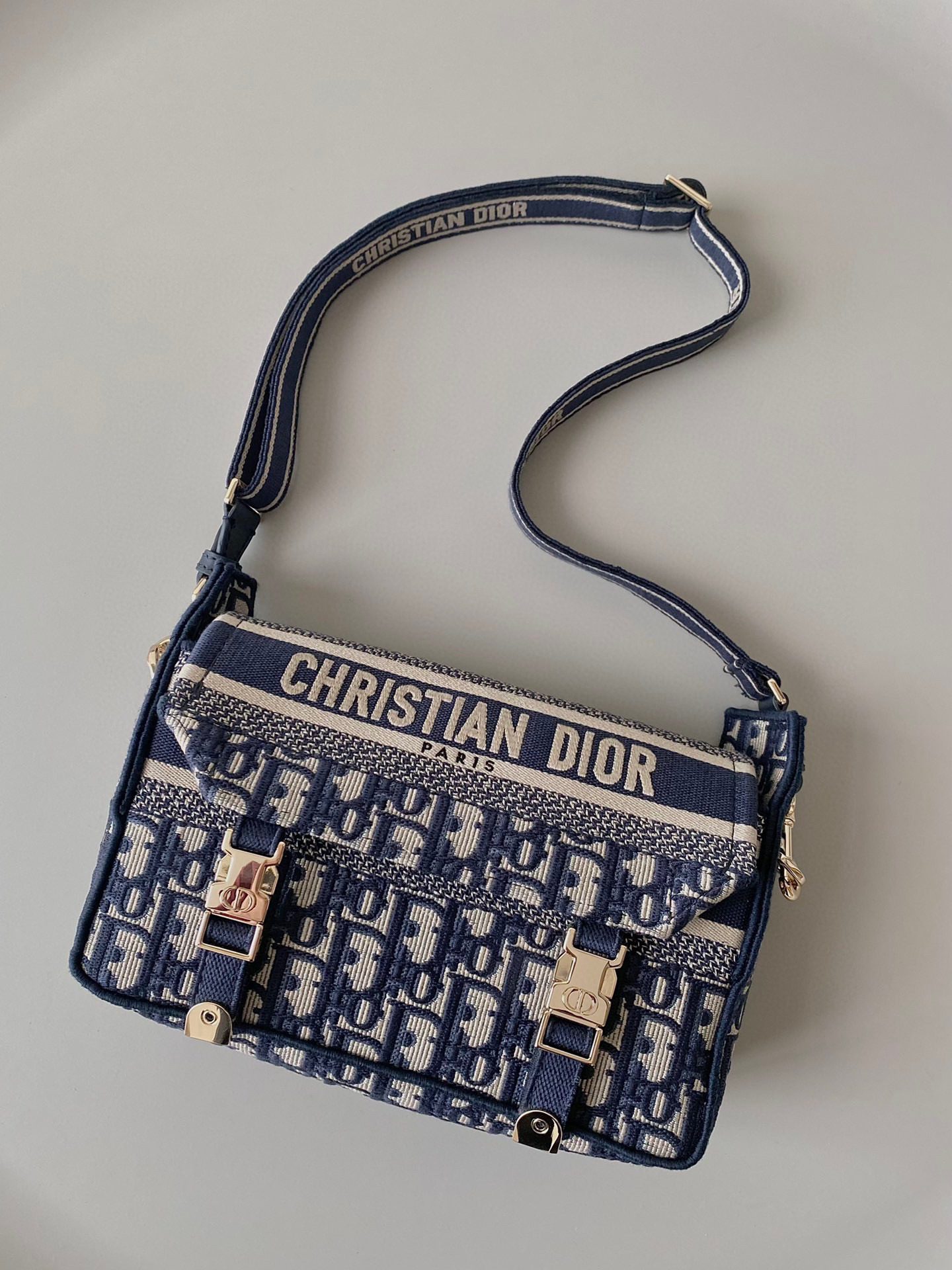 Dior camp Bag view 2