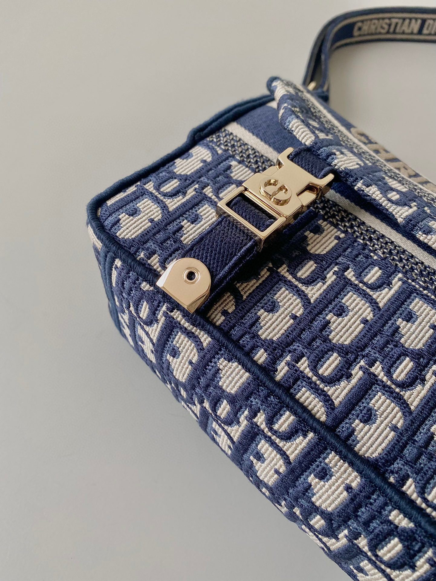 Dior camp Bag view 3