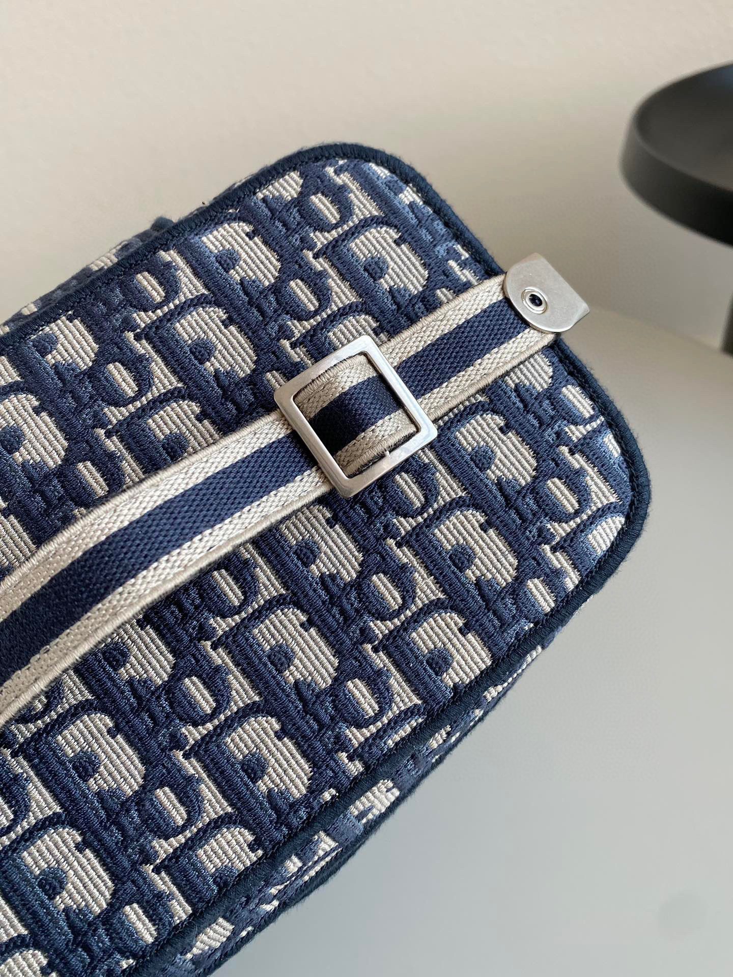 Dior Oblique Vanity view 3