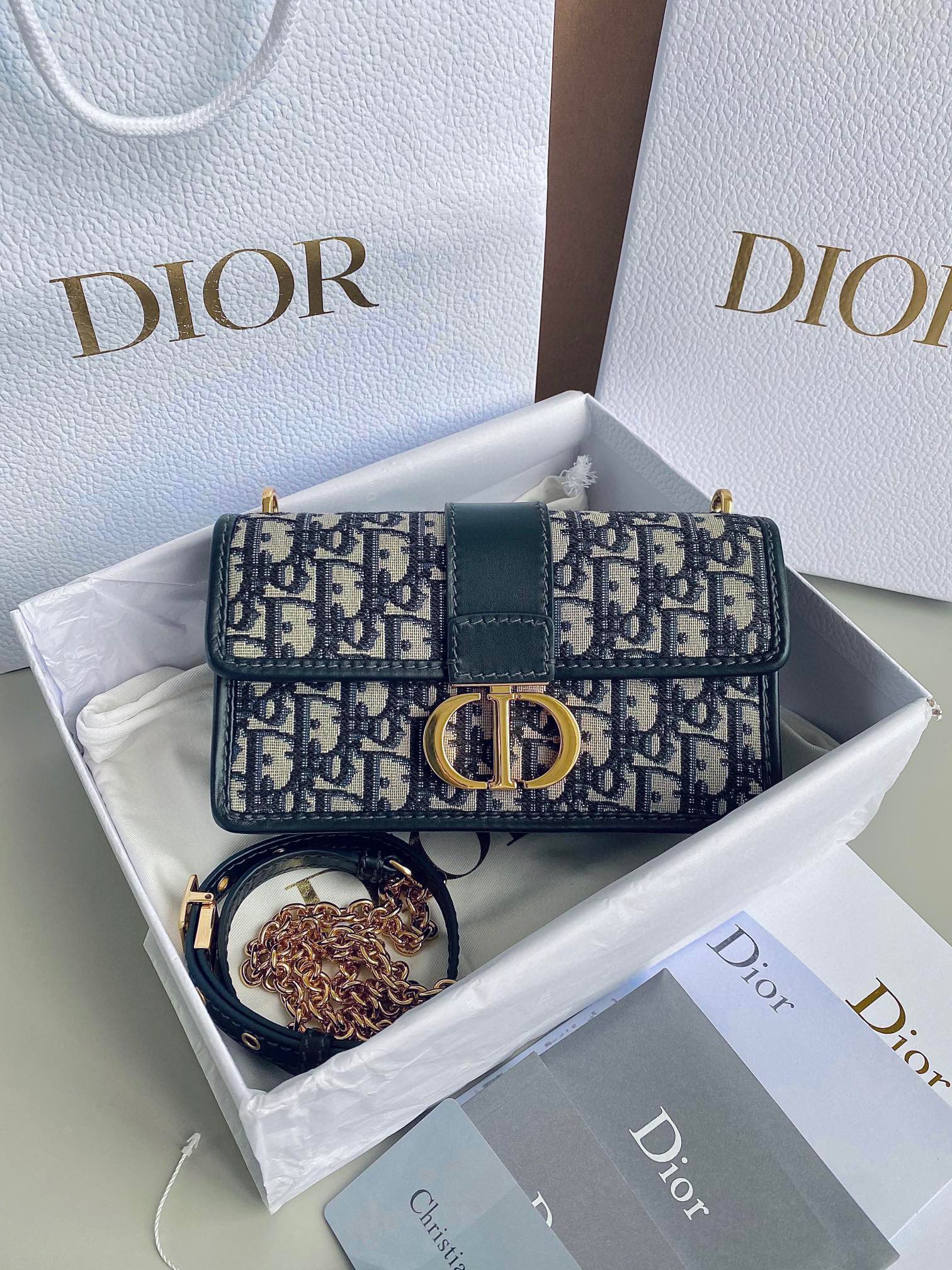 Dior 30 Montaigne Bag view 1