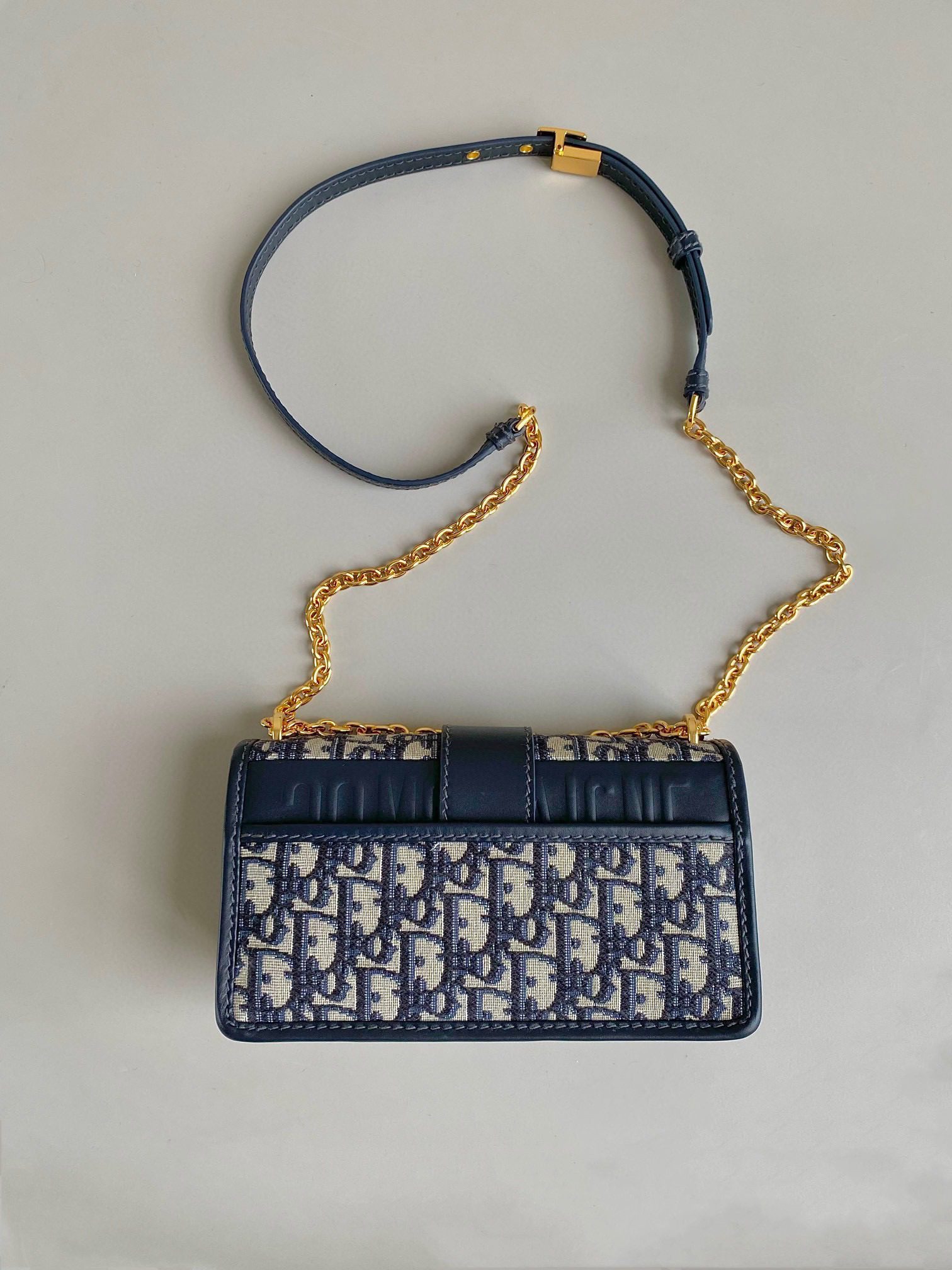 Dior 30 Montaigne Bag view 3