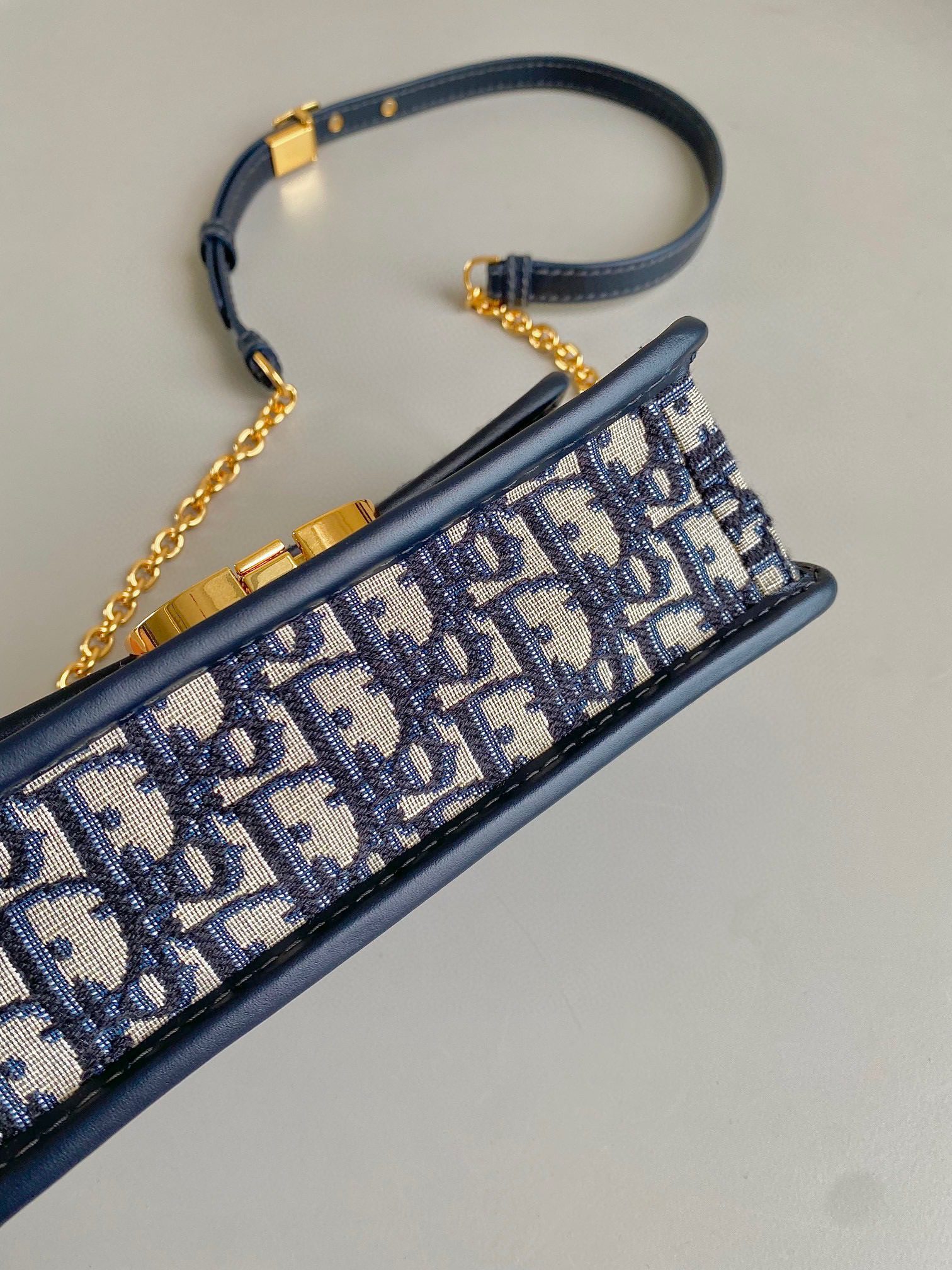 Dior 30 Montaigne Bag view 4