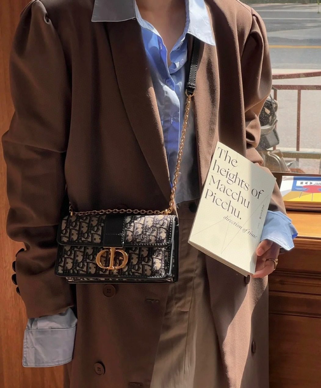 Dior 30 Montaigne Bag view 9