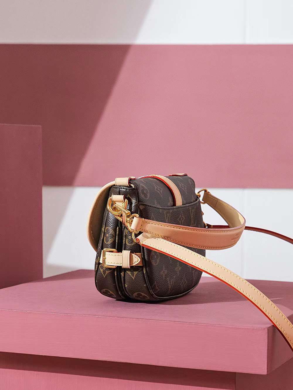 Louis Vuitton Saumur BB M46740 view 2