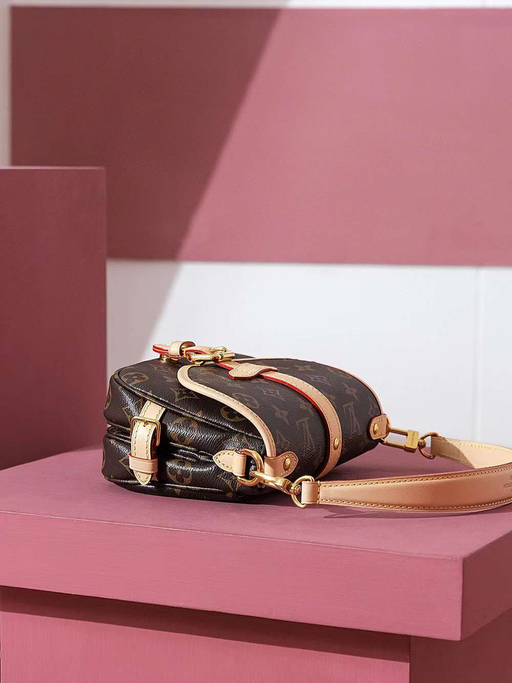 Louis Vuitton Saumur BB M46740 view 3