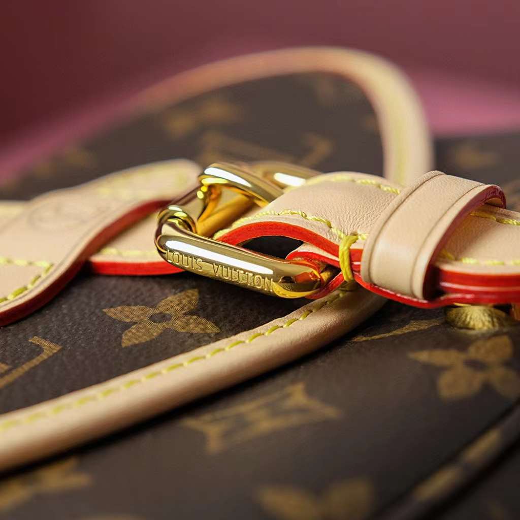 Louis Vuitton Saumur BB M46740 view 9
