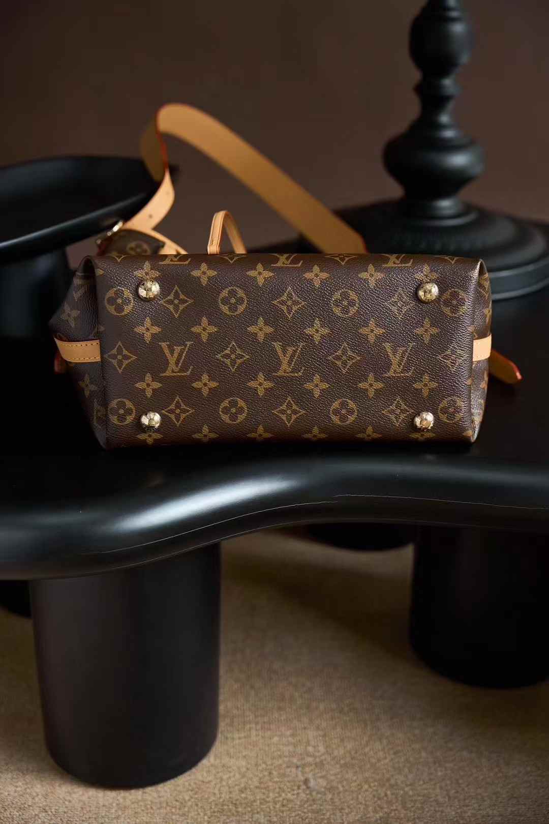 Louis Vuitton Carryall M46203 view 3