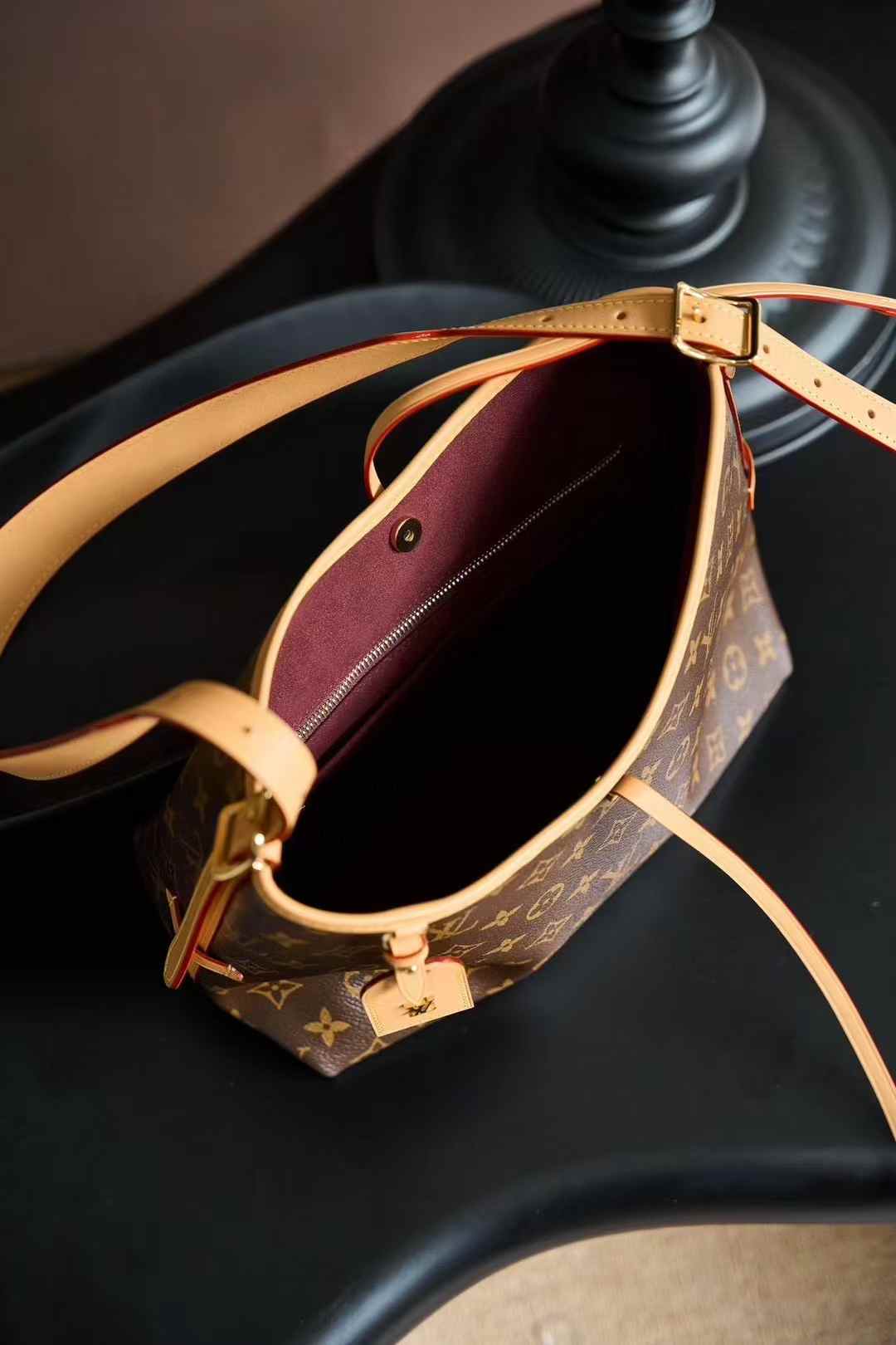 Louis Vuitton Carryall M46203 view 4
