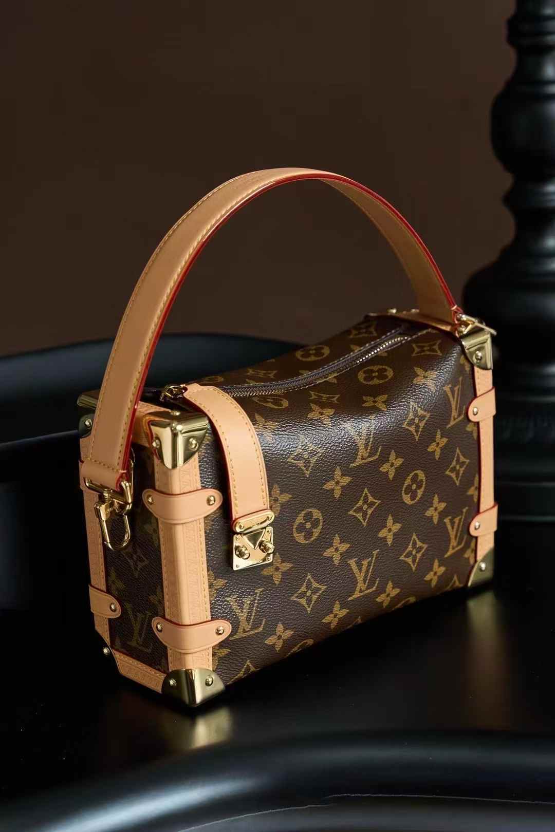 Louis Vuitton Side Trunk M46358 view 3